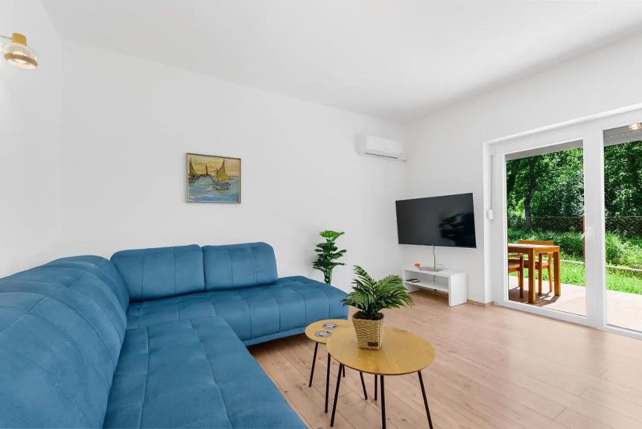Apartments Villa Verde Novigrad Istria 0*,  Chorvatsko